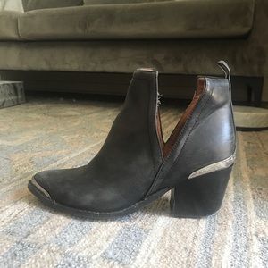 Jeffrey Campbell Cromwell